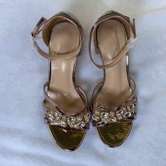 Nwot Brand new Avon embellished sandals 7 - Picture 2 of 4